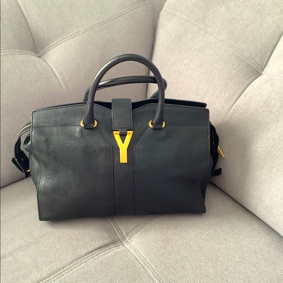 Yves Saint Laurent Handbags - YVES SAINT LAURENT leather bag 🔥🔥🔥